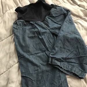 GAP maternity wide-leg capris