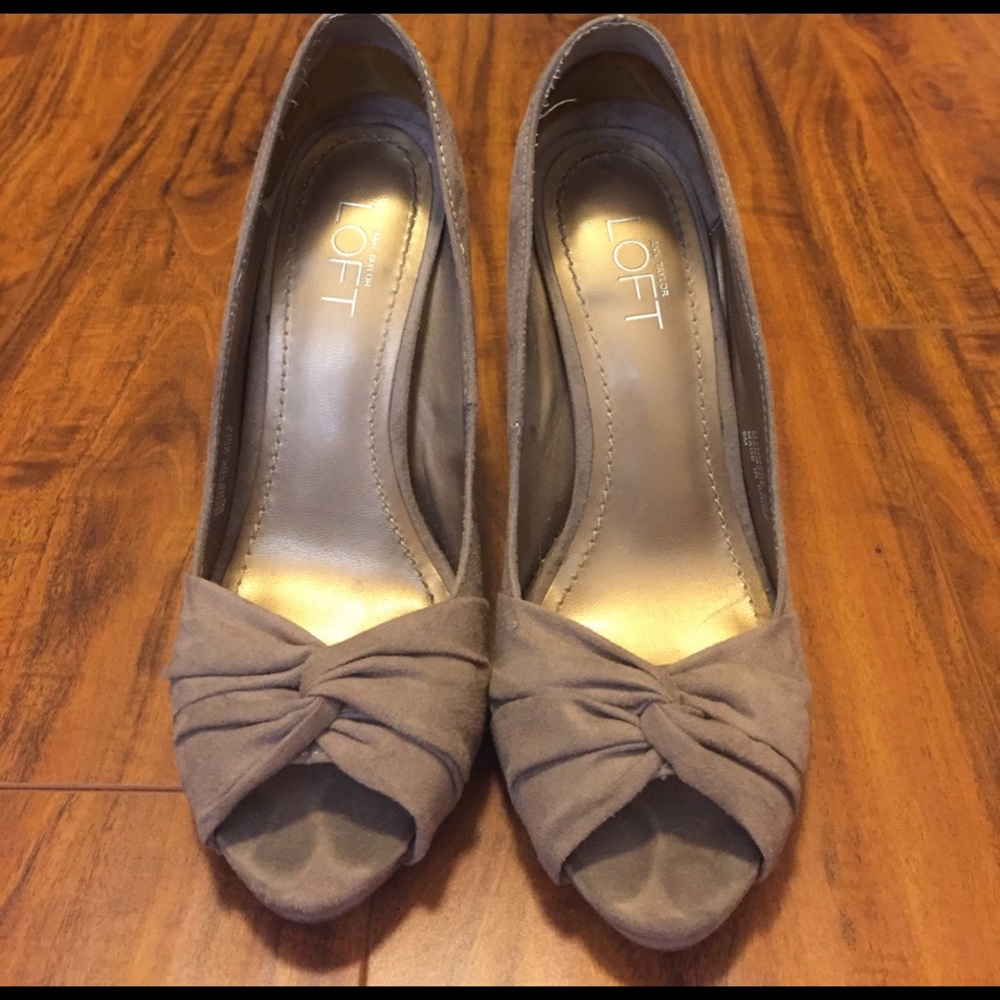 Ann Taylor LOFT suede heels