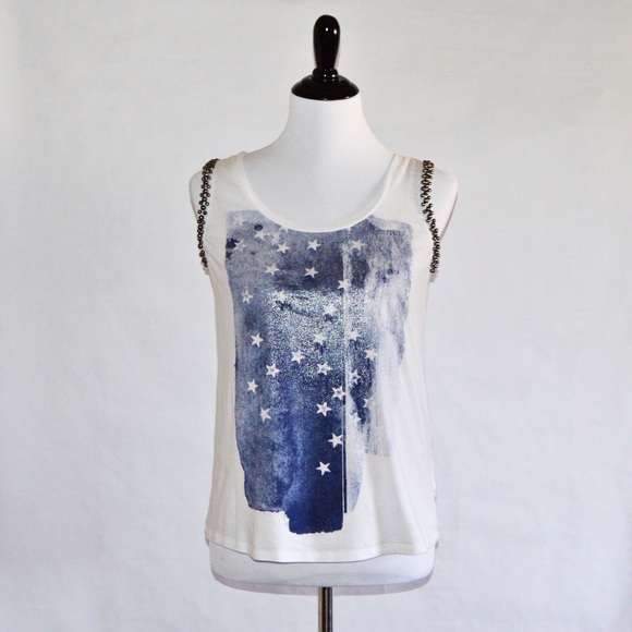 Express Sleeveless White Top / Blue Flag Design - Picture 2 of 6