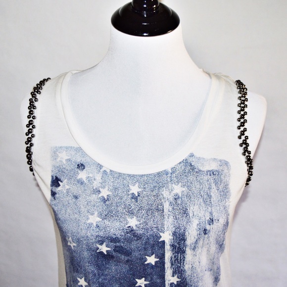 Express Sleeveless White Top / Blue Flag Design - Picture 3 of 6