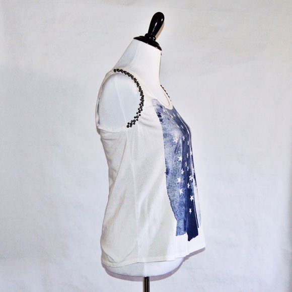 Express Sleeveless White Top / Blue Flag Design - Picture 5 of 6