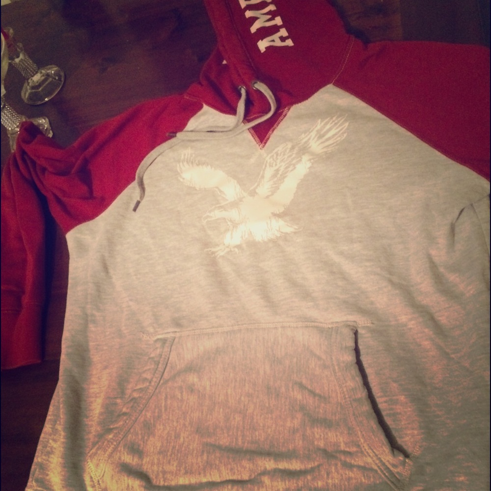 Small American eagle hoodie