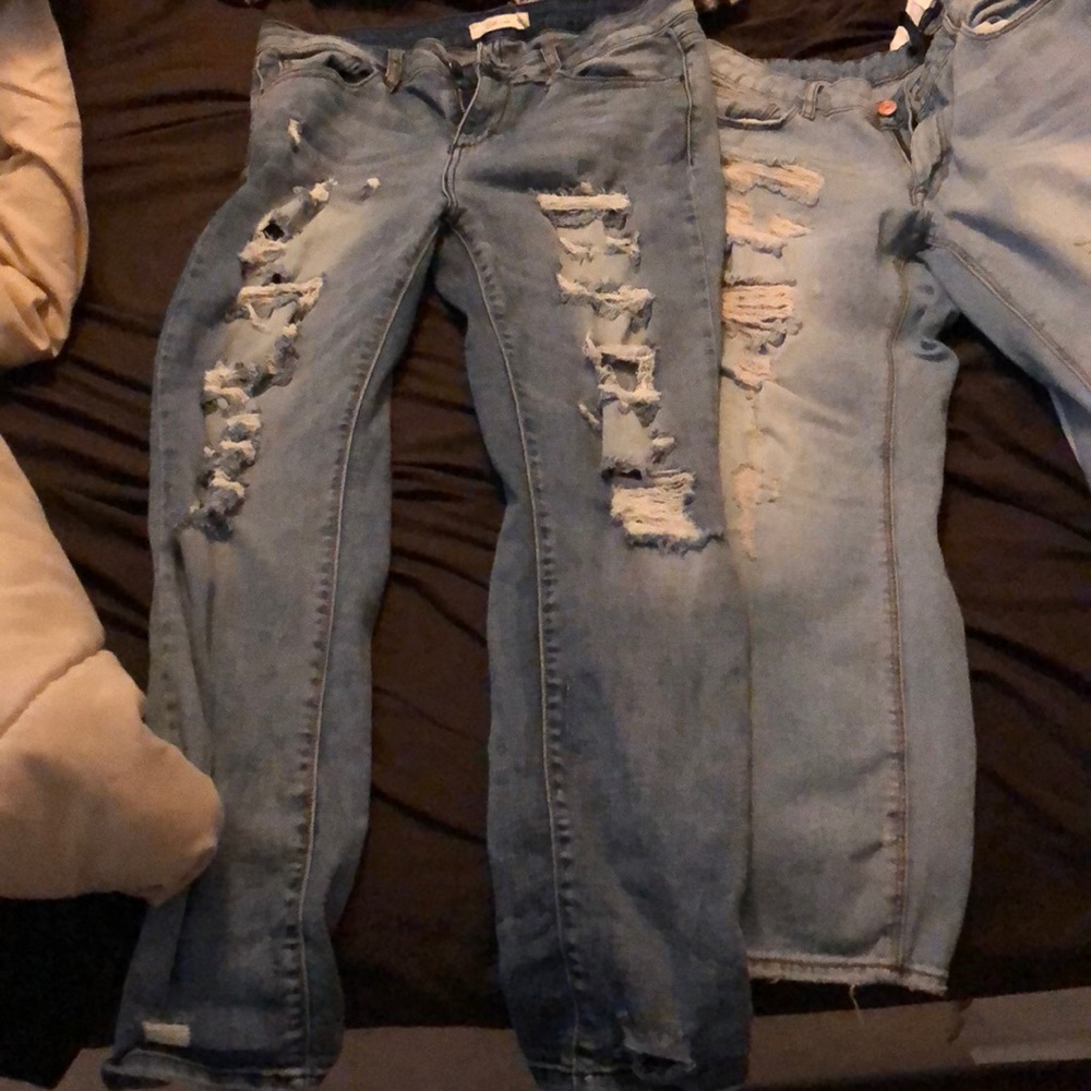 2 pairs of boyfriend jeans trade and juicy bags