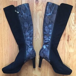 New with tags knee high boots