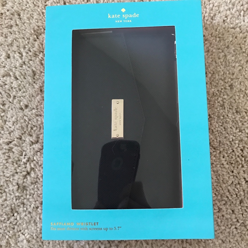 KATE SPADE SAFFIANO WRISTLET