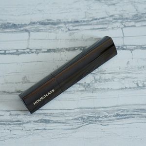 Hourglass 'Buff' Vanish Seamless Finish Foundation