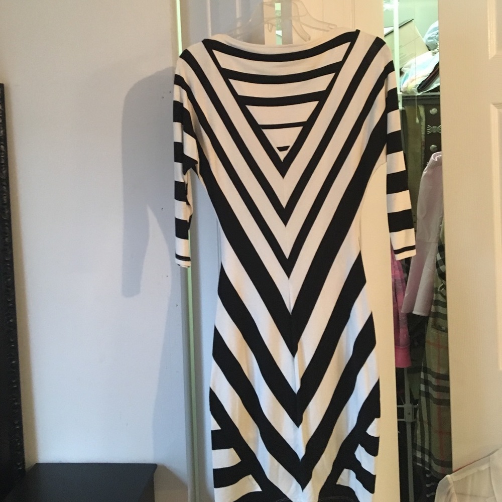 Black and beige dress - Picture 3 of 3