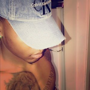 Meet your Posher, Clarence