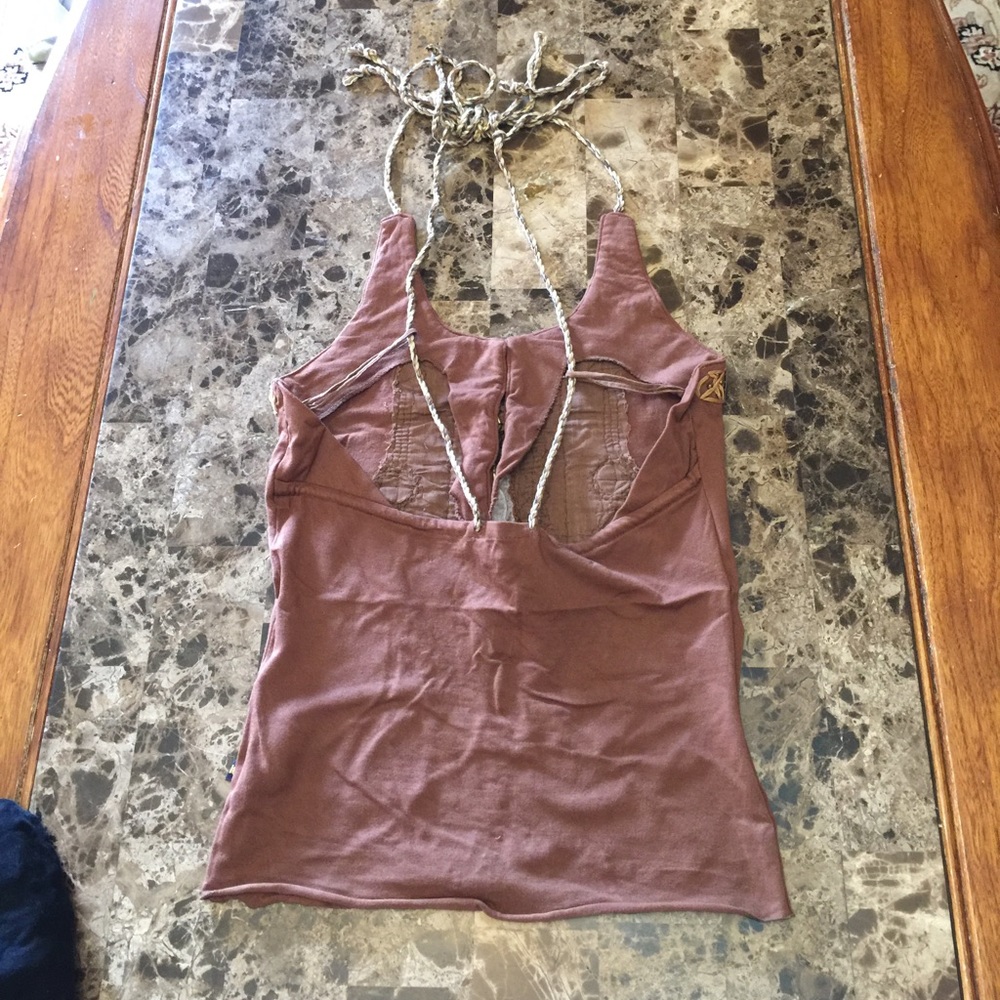 Unique Top Half Backless - image 2