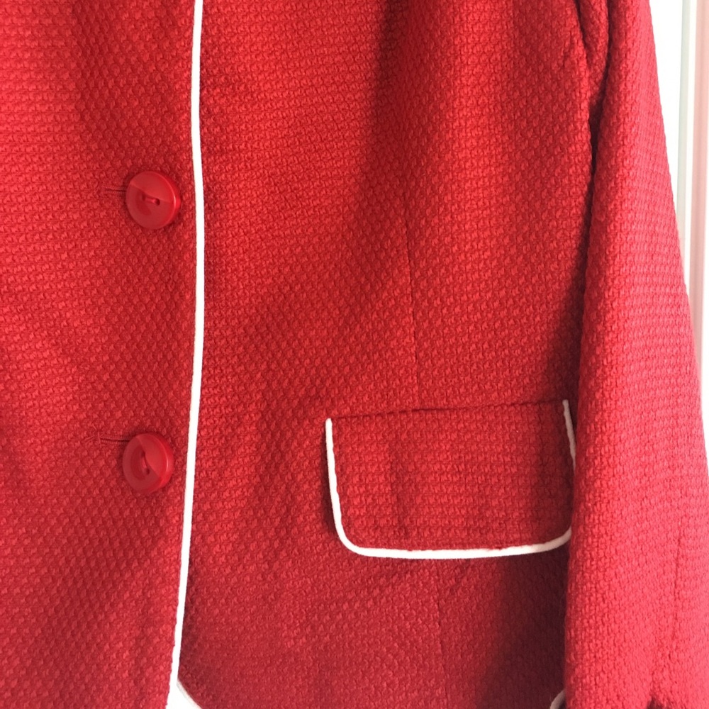 Red Jacket - Picture 3 of 6