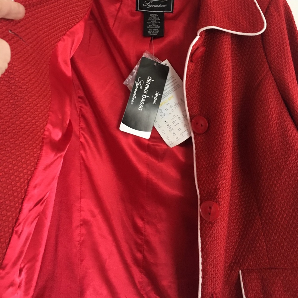 Red Jacket - Picture 5 of 6
