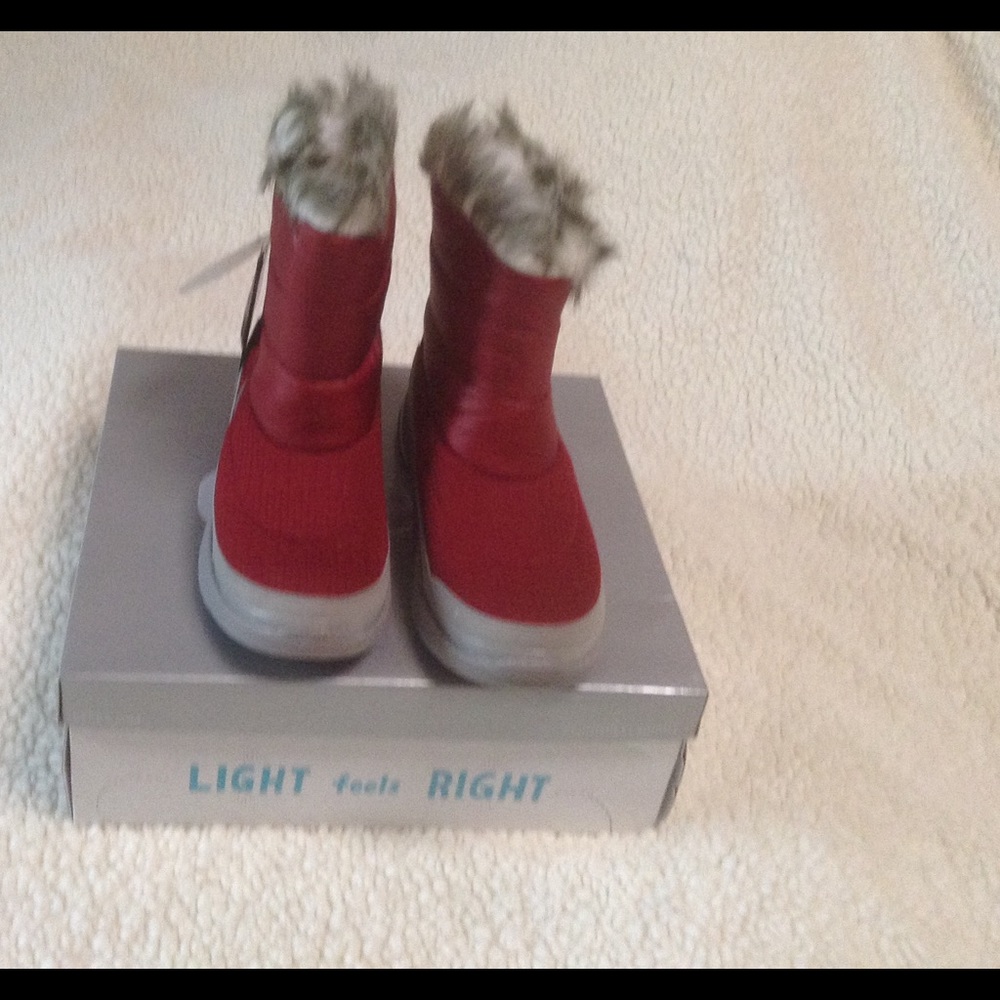 NIB Luscious Red Girls Snow Boots Sz 6.5M