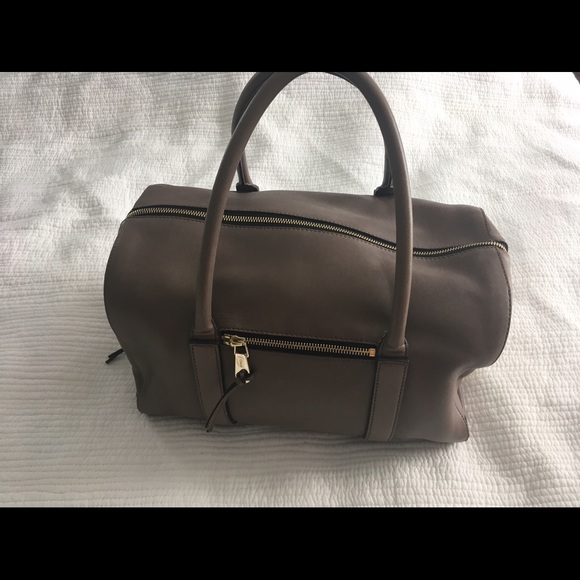 Chloe taupe duffel bag. Dust cover included - Picture 3 of 8