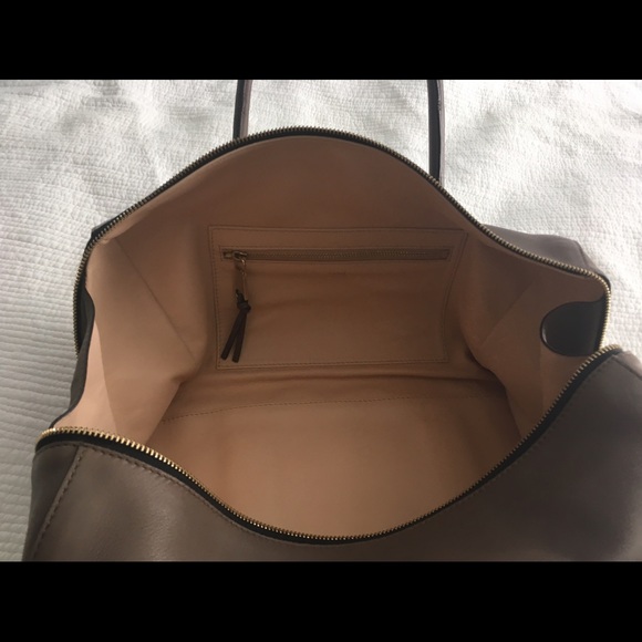 Chloe taupe duffel bag. Dust cover included - Picture 4 of 8