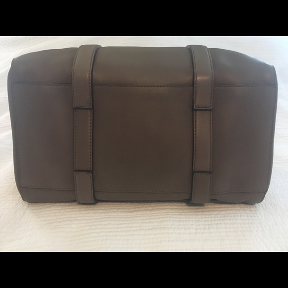 Chloe taupe duffel bag. Dust cover included - Picture 8 of 8