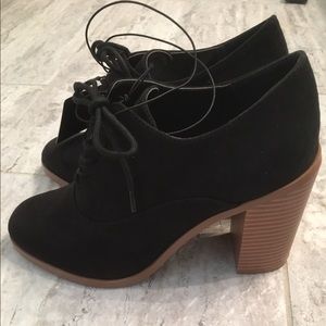 Brand new size 7 black lace up heels