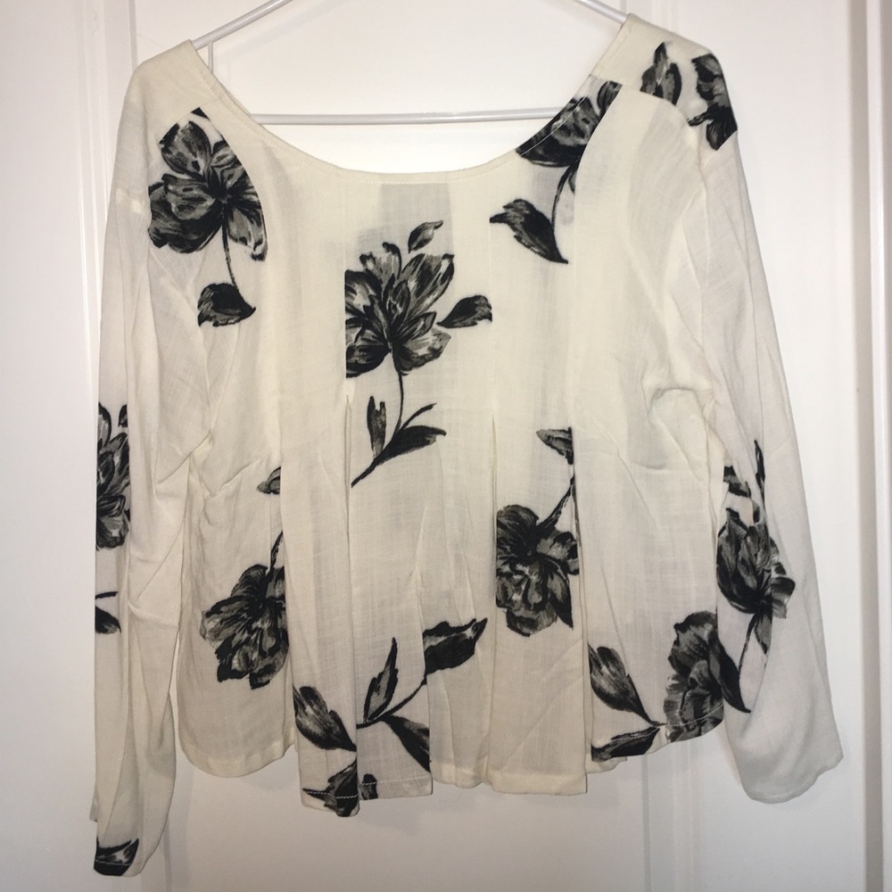 Kimchi Blue white quarter sleeve blouse