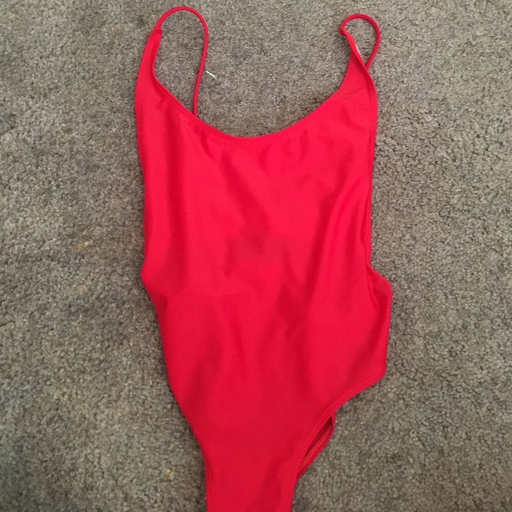 RED Low Sidecut Bodysuit❤