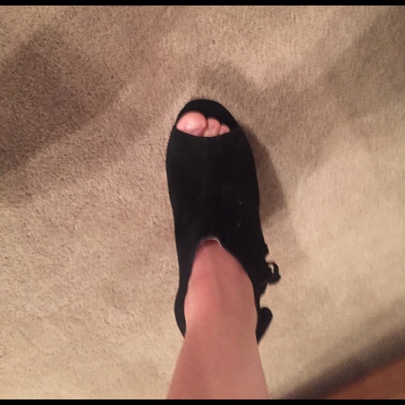 Faux Suede Wedges - Size 7 - Picture 4 of 6