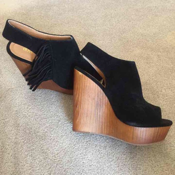 Faux Suede Wedges - Size 7 - Picture 5 of 6