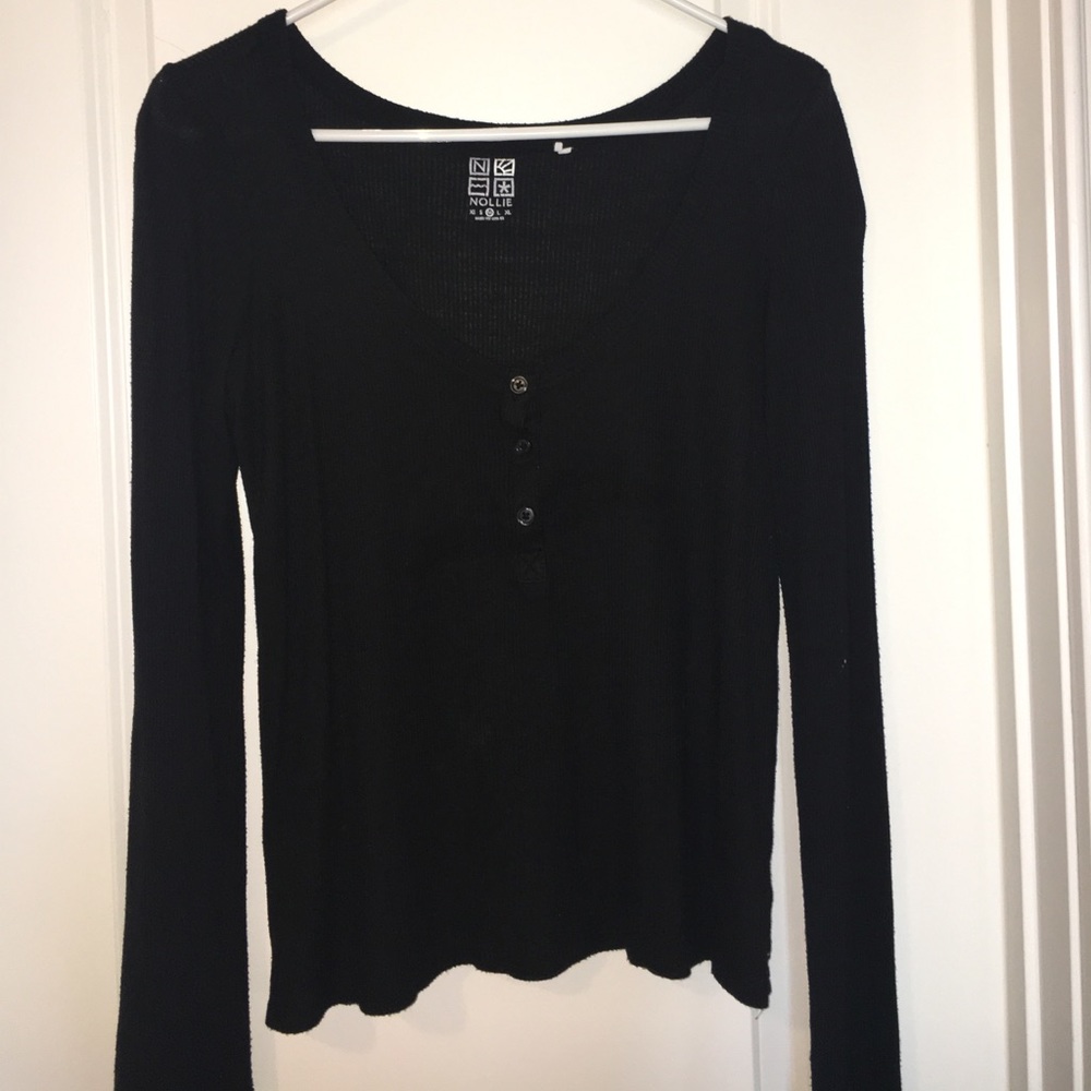 Scoopneck black Henley tee
