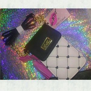 NWT Betsey Johnson Over Sized Phone Purse