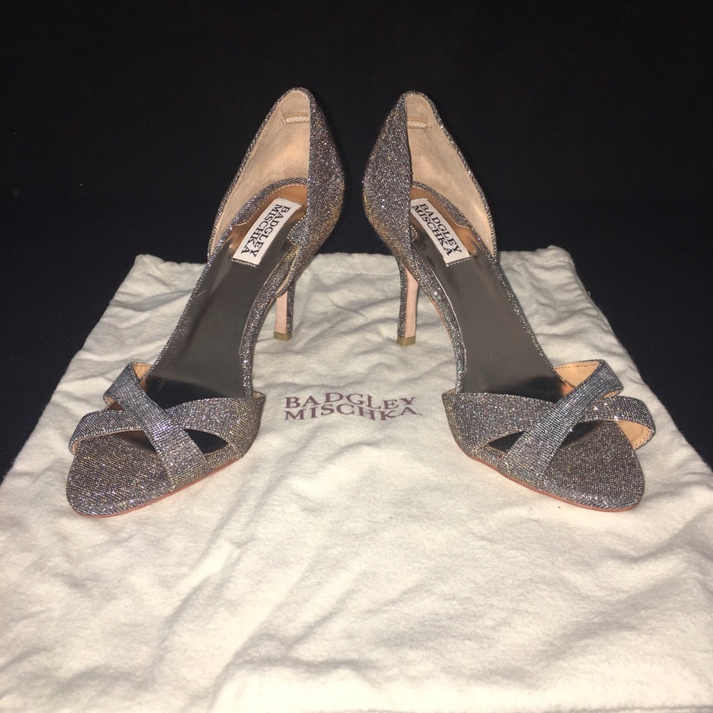 Badgley Mischka Mystery Gold Pewter Pumps