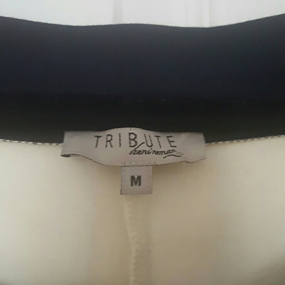 Tribute of the shoulders dress - Picture 3 of 3