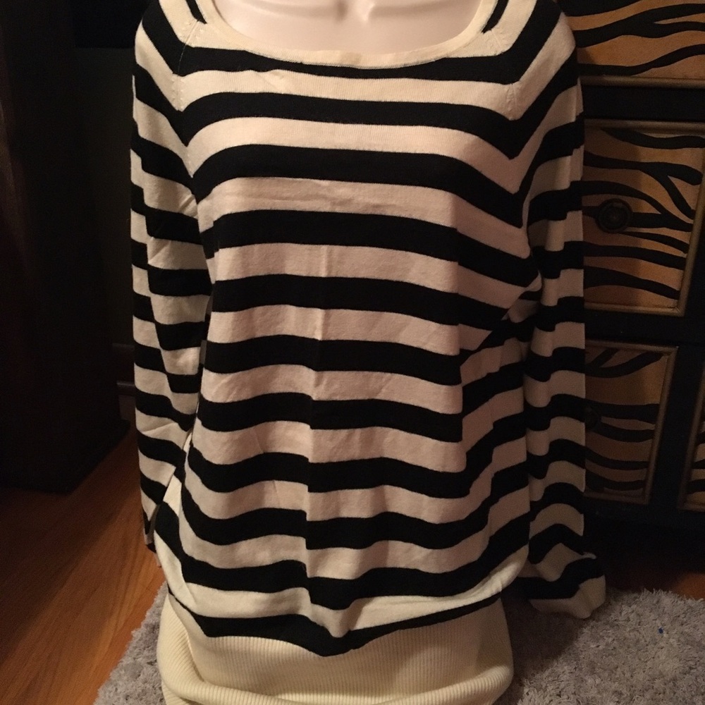Long striped sweater - Picture 2 of 3