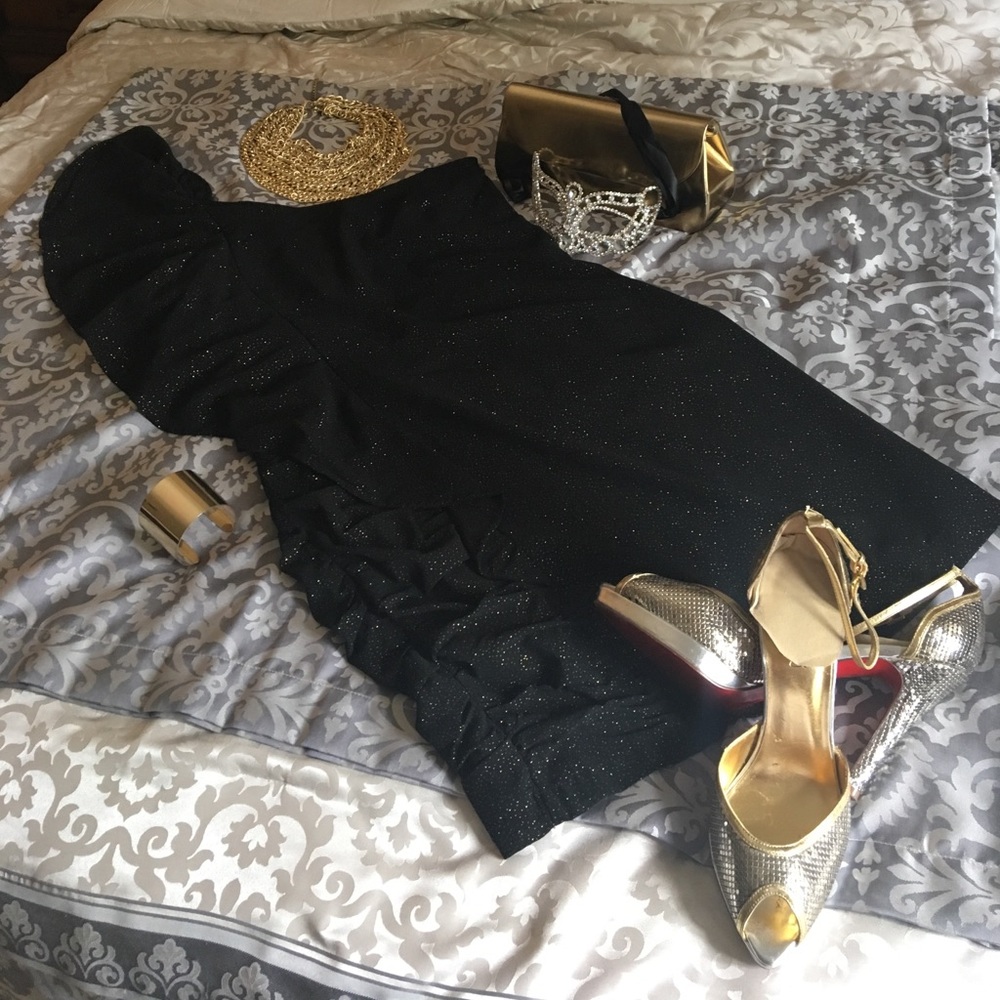 One shoulder dress