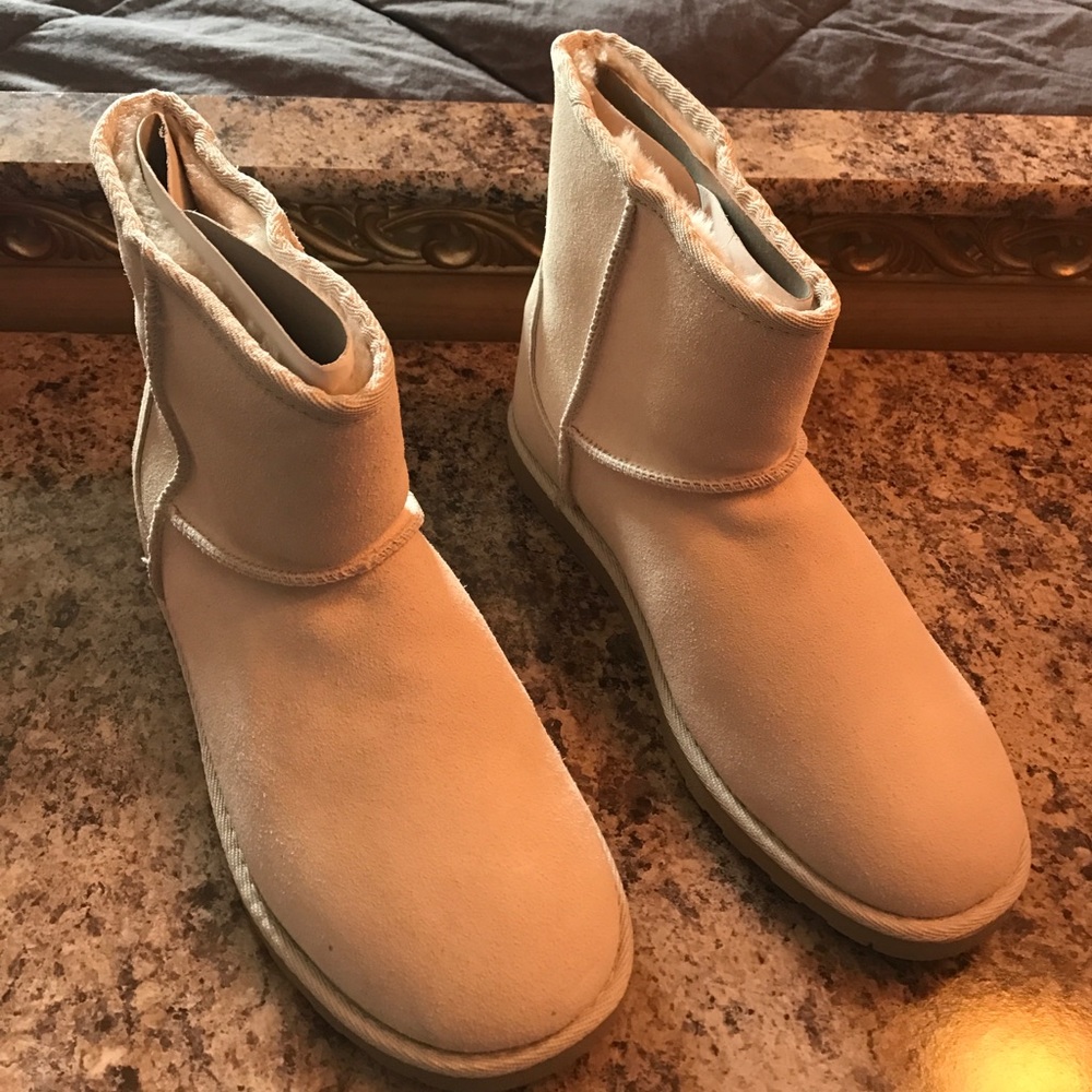 NWB Gray Suede Boots
