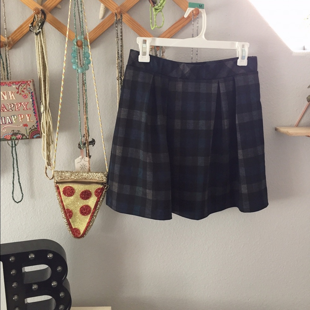 Plaid high waisted pleated skirt- new