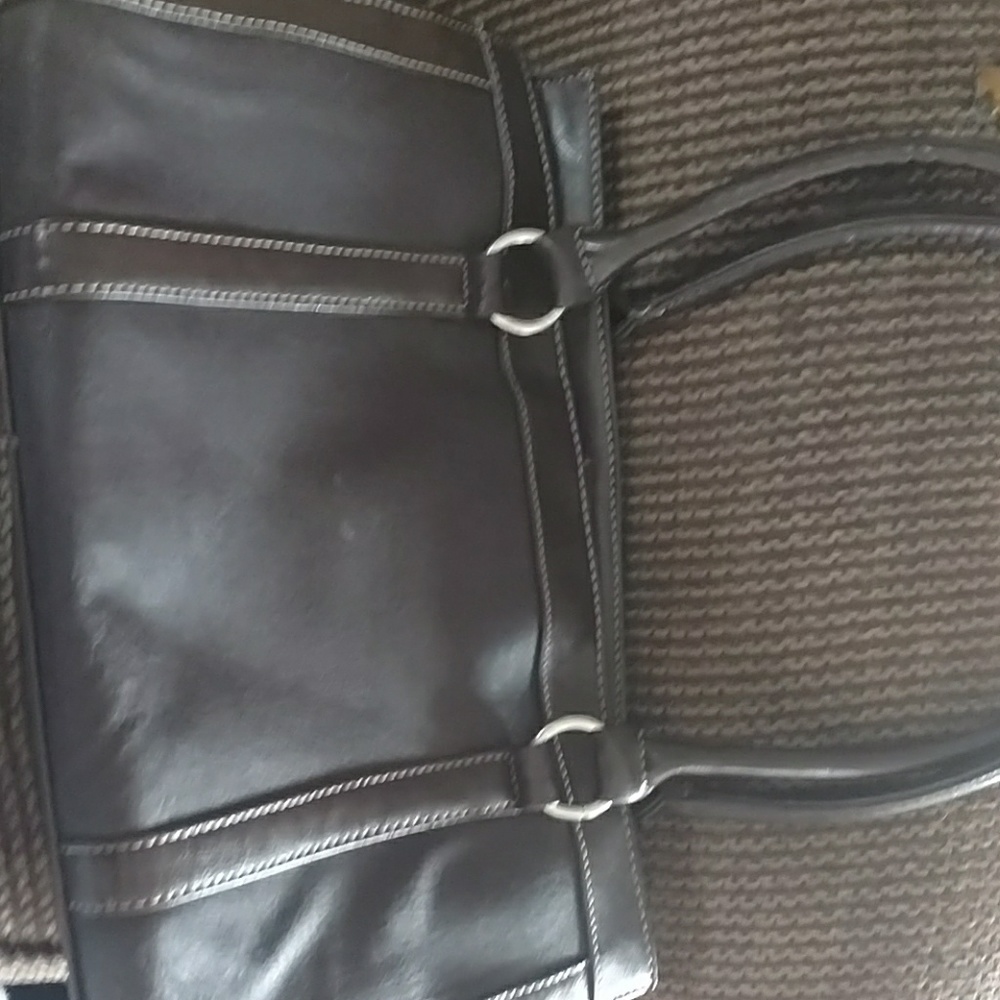 Sagharbor leather purse