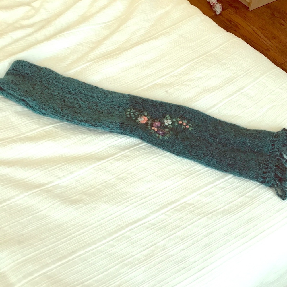 Cute scarf!
