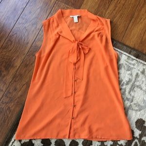 Banana Republic tie-neck button up blouse Sz. S