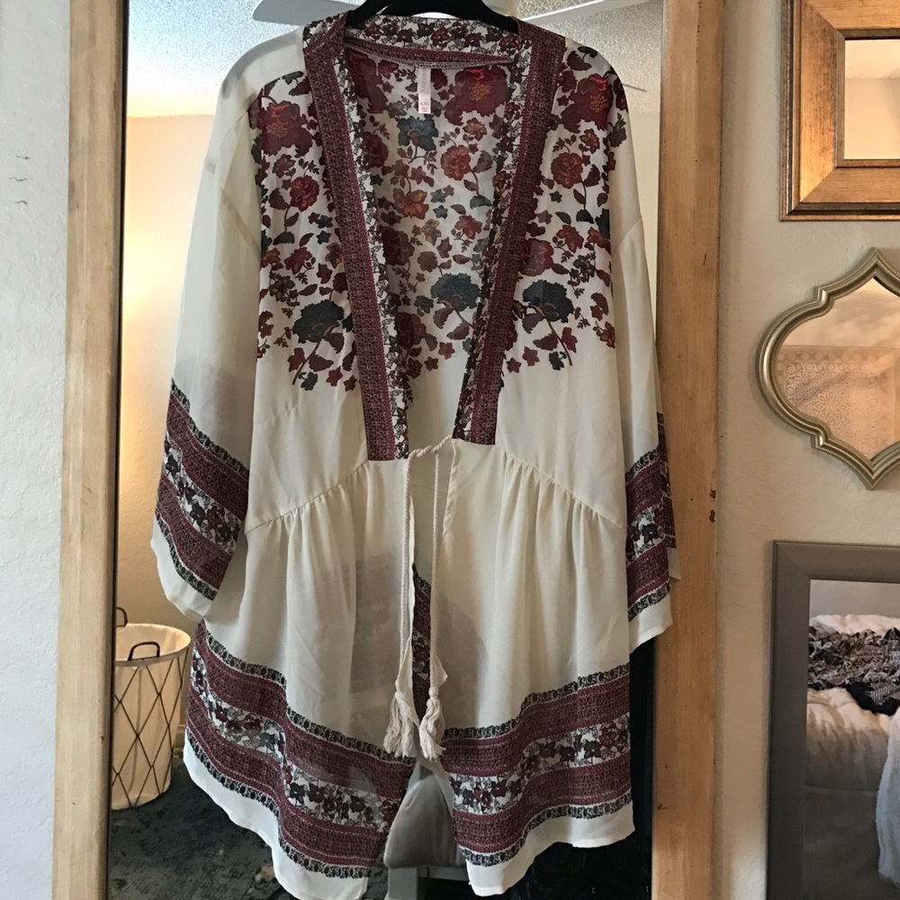 Boho cream tunic with floral print