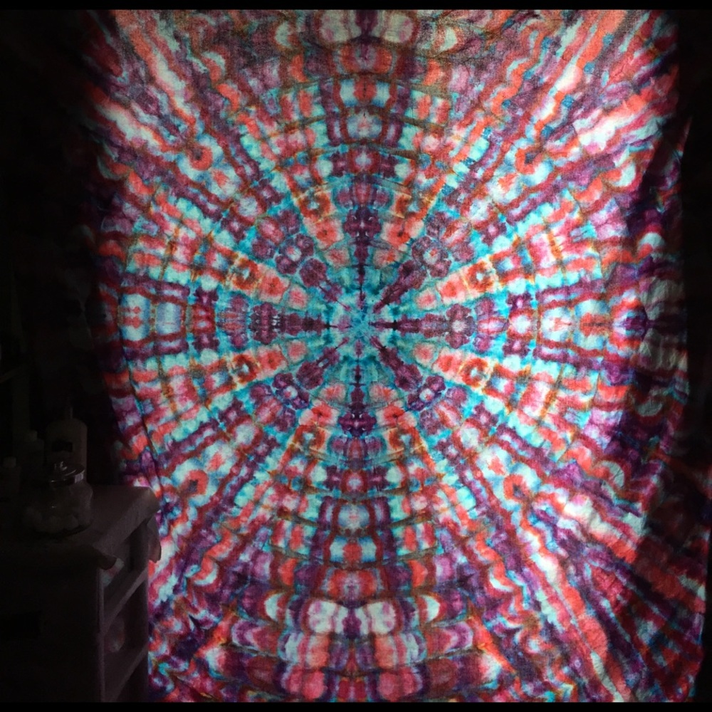 85x100" tapestry - Picture 1 of 4