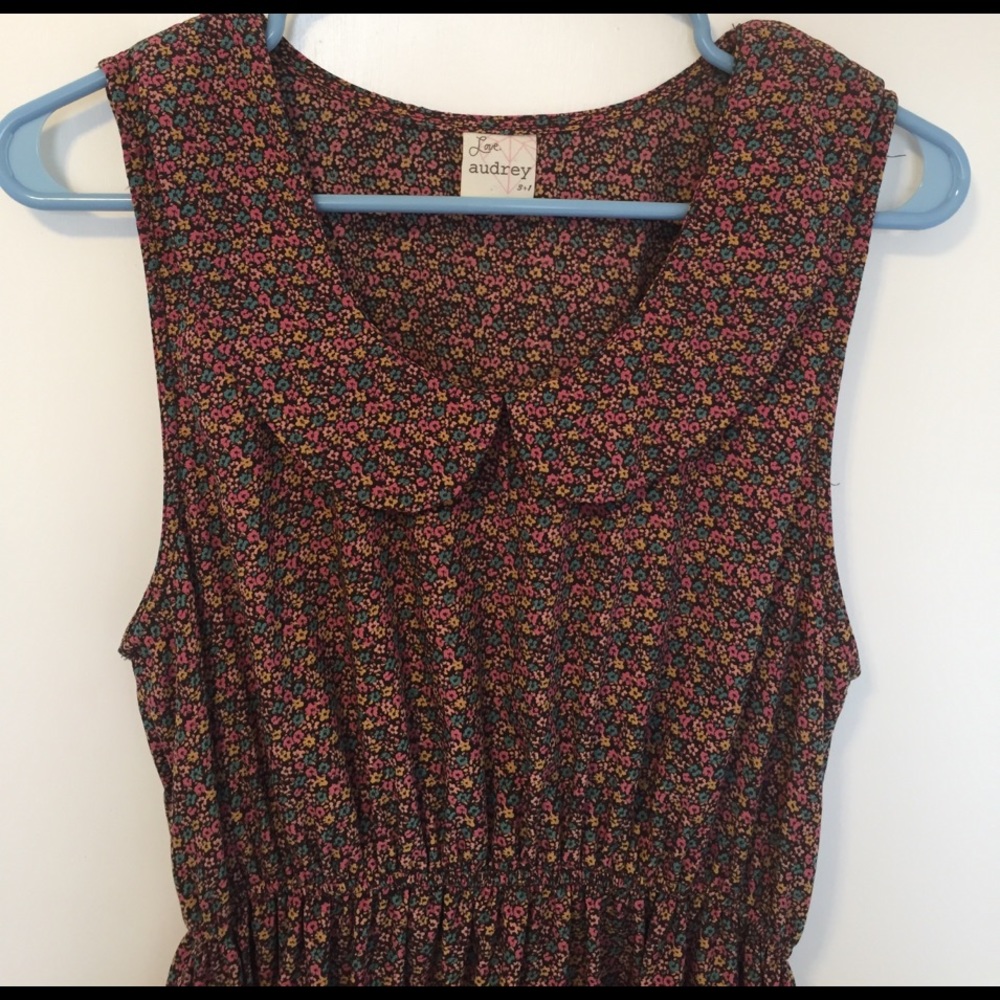 Peter Pan collar dress with POCKETS!!