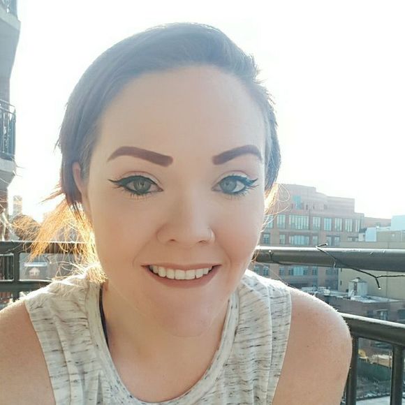 Meet your Posher, Kelly - Picture 2 of 2