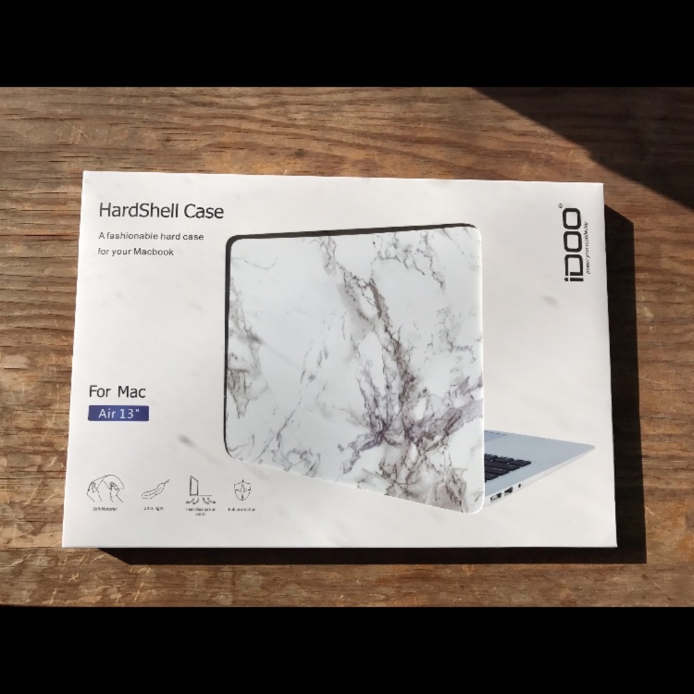 13" MacBook Air Marble Case