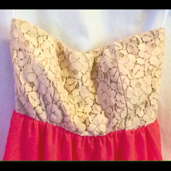 Beautiful Strapless Top - Picture 2 of 4