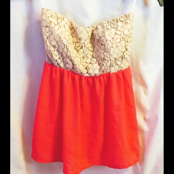 Beautiful Strapless Top - Picture 3 of 4