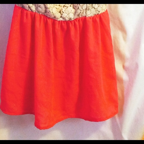 Beautiful Strapless Top - Picture 4 of 4