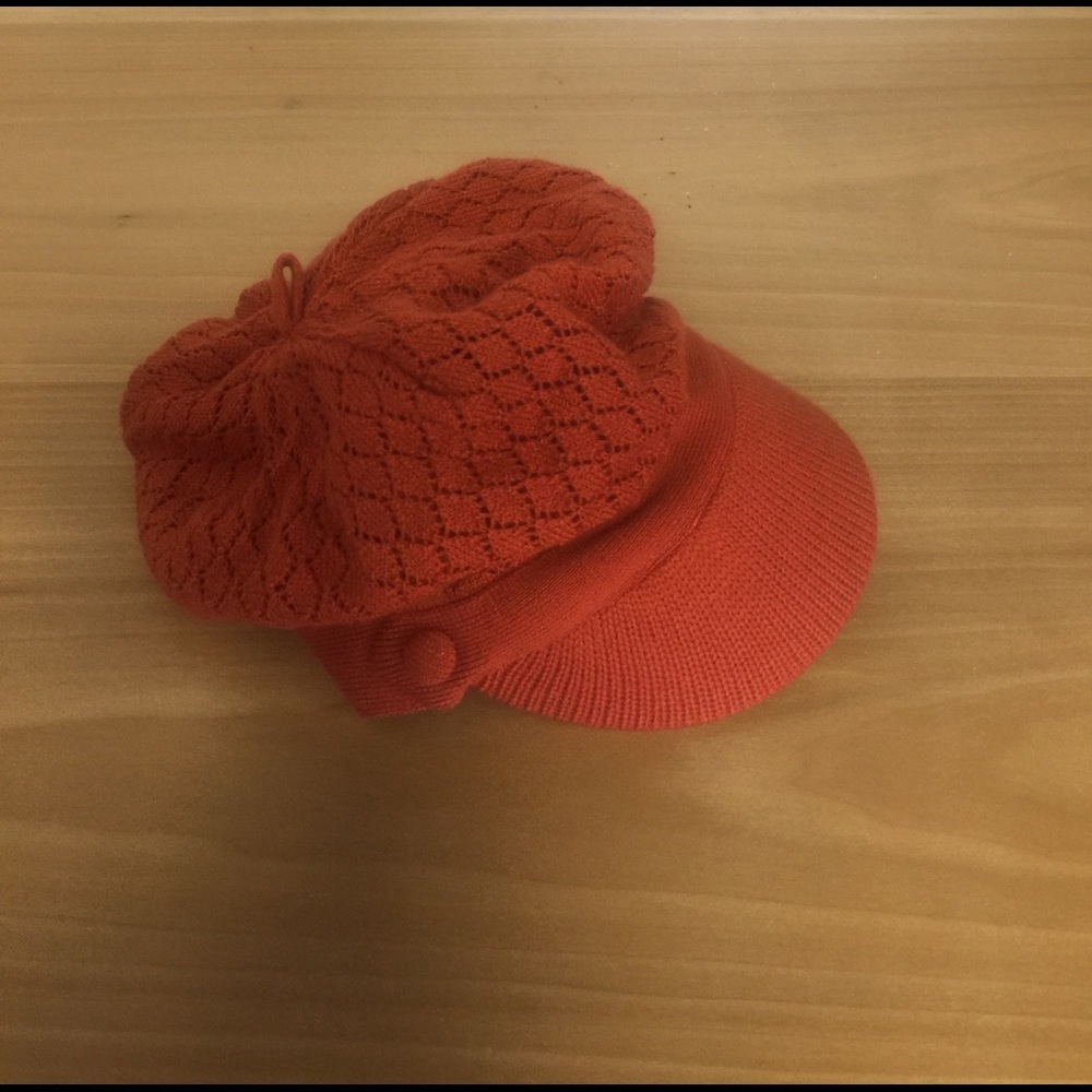 Hat (ladies) - Picture 2 of 2