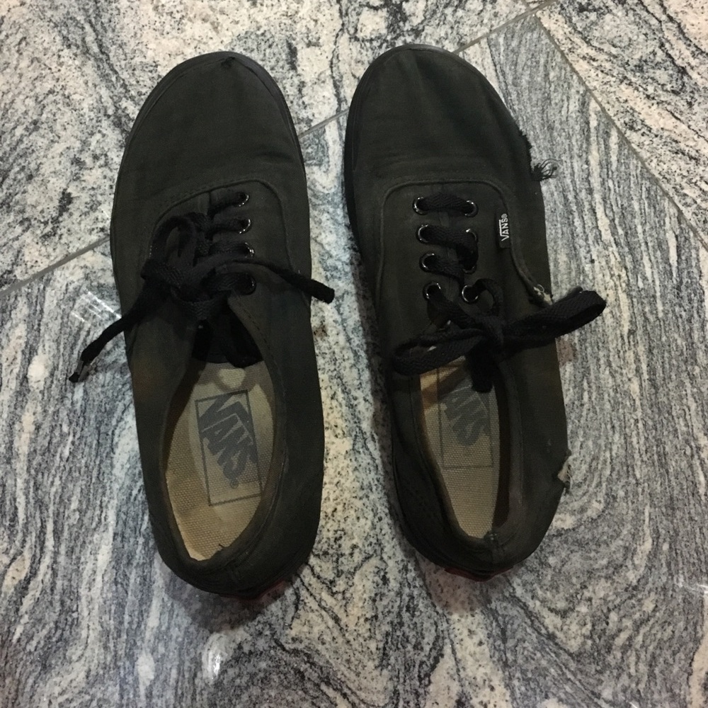 Old black vans. Used. Size woman 7.5