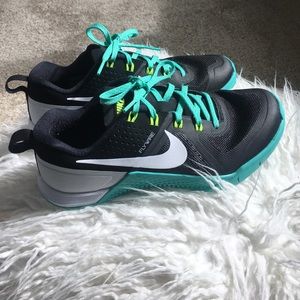 Women's Nike Metcon black /teal 7.5