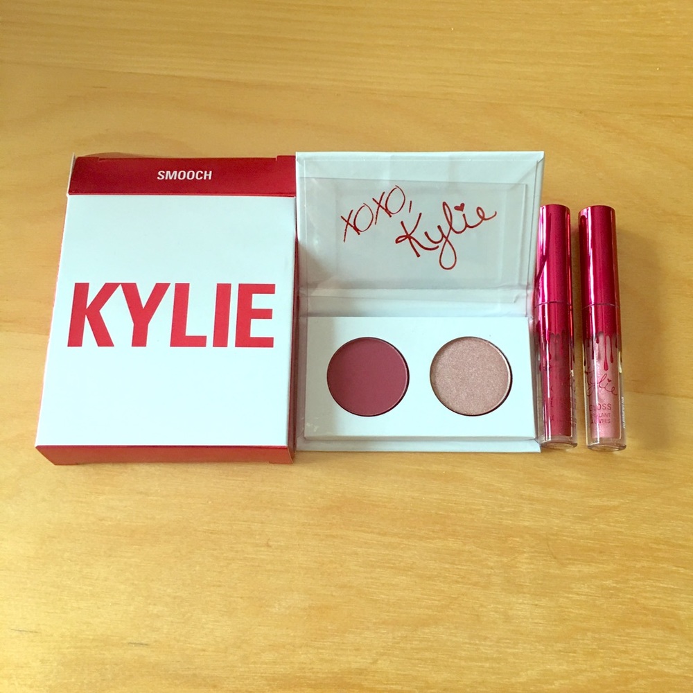 Kylie Valentines mini eye and lip set in Smooch