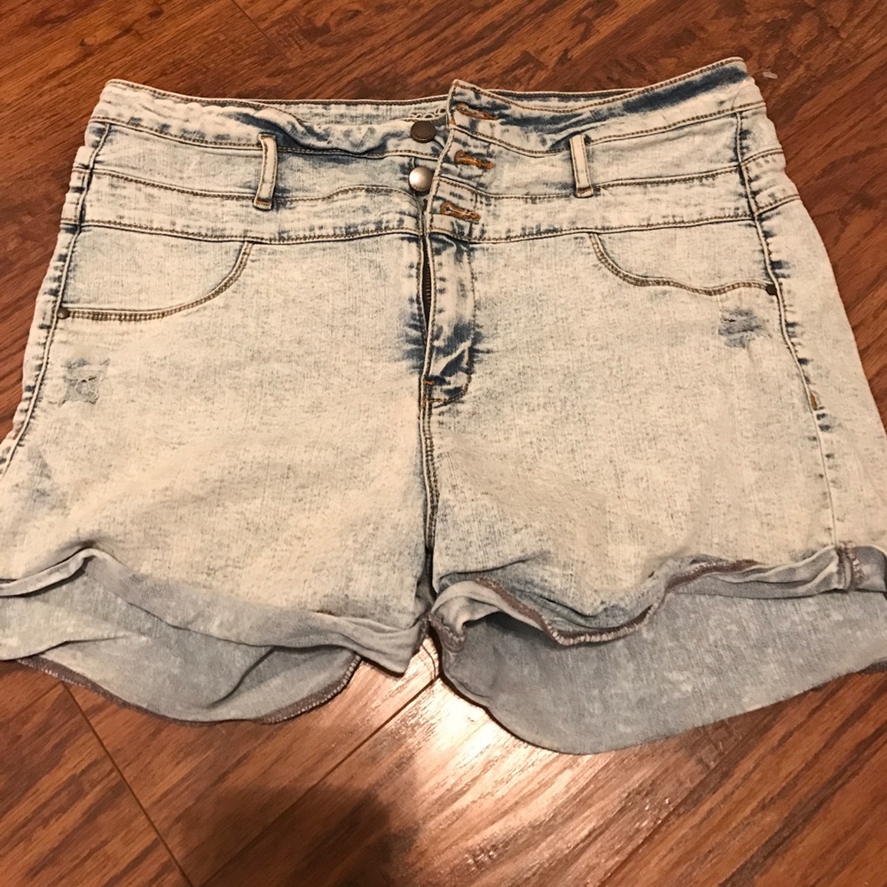 High waisted shorts! 😻