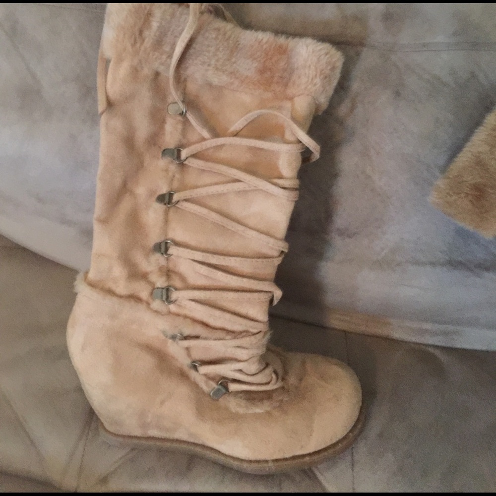Tan fuzzy boots size 8