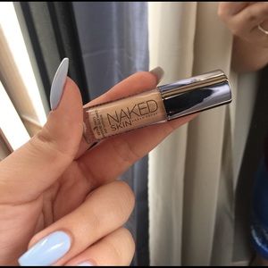 Naked skin concealer in MED-LIGHT neutral